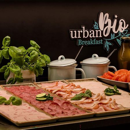 Motel One Amsterdam-Waterlooplein Bagian luar foto