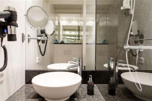 Motel One Amsterdam-Waterlooplein Bagian luar foto