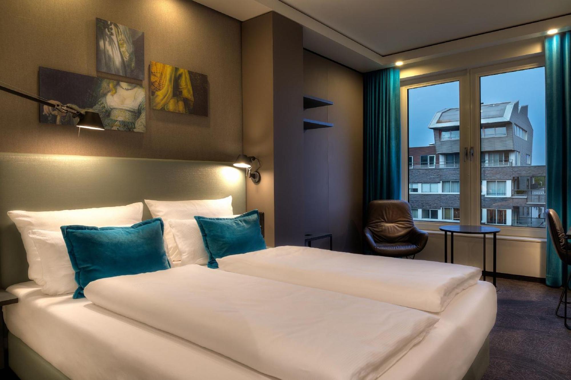 Motel One Amsterdam-Waterlooplein Bagian luar foto