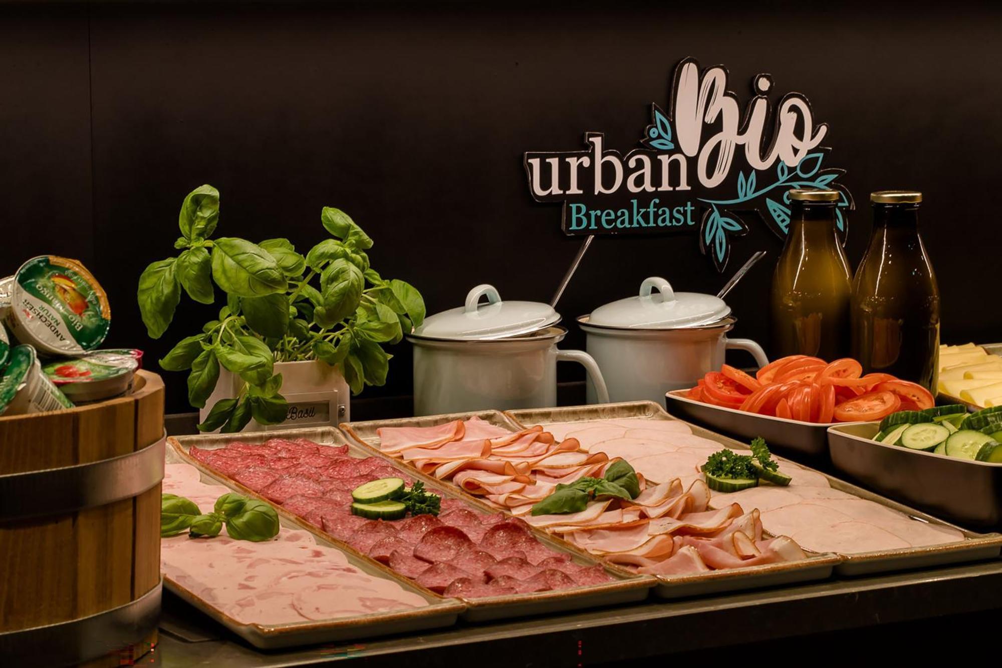 Motel One Amsterdam-Waterlooplein Bagian luar foto
