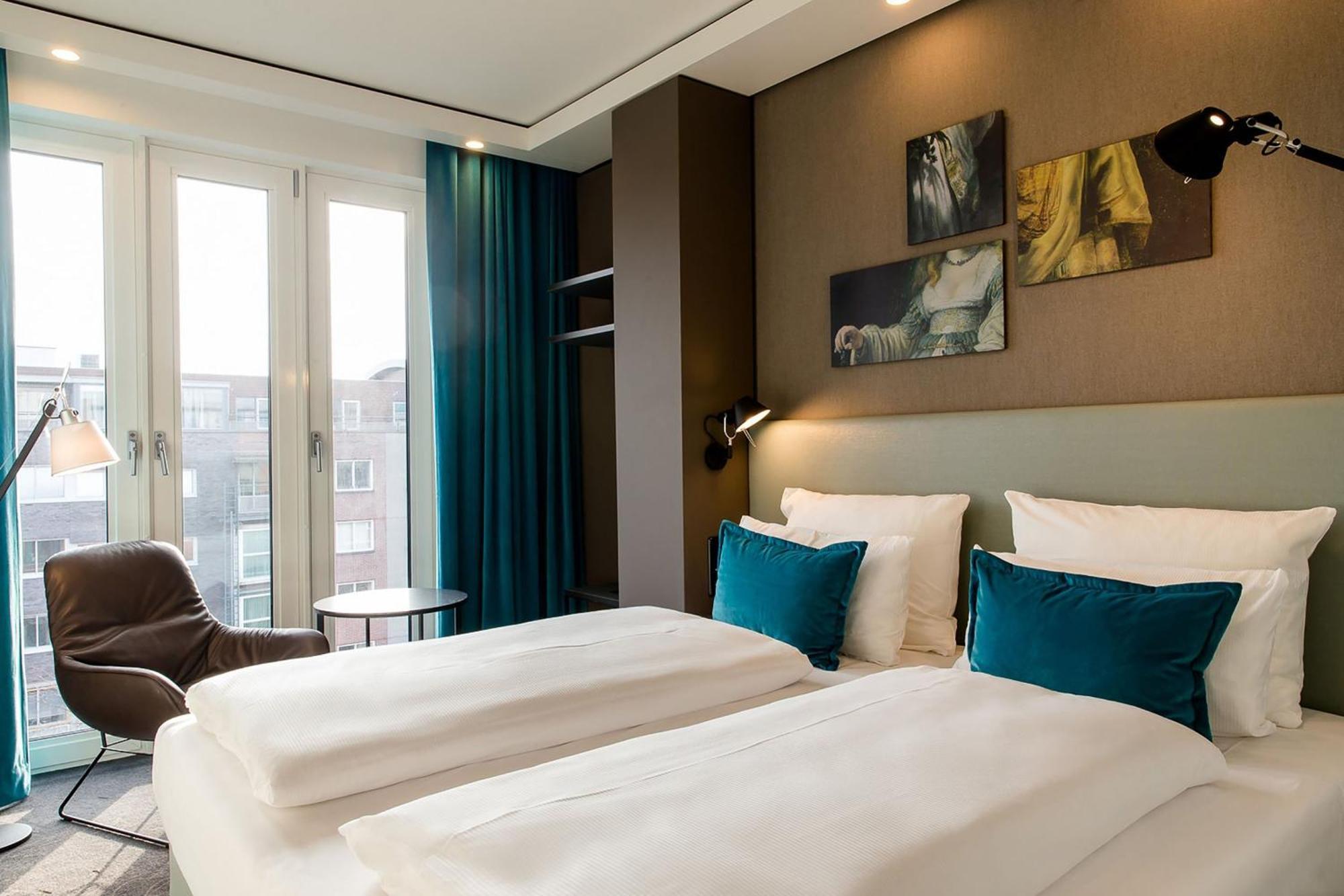 Motel One Amsterdam-Waterlooplein Bagian luar foto